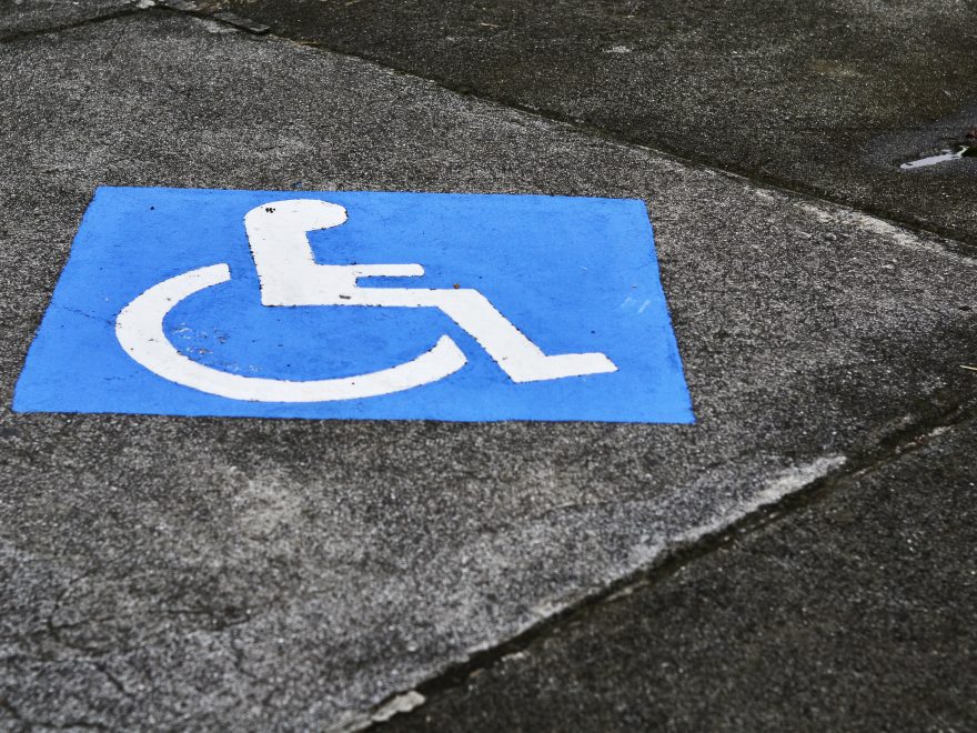 tarjeta de estacionamiento para personas con discapacidad
